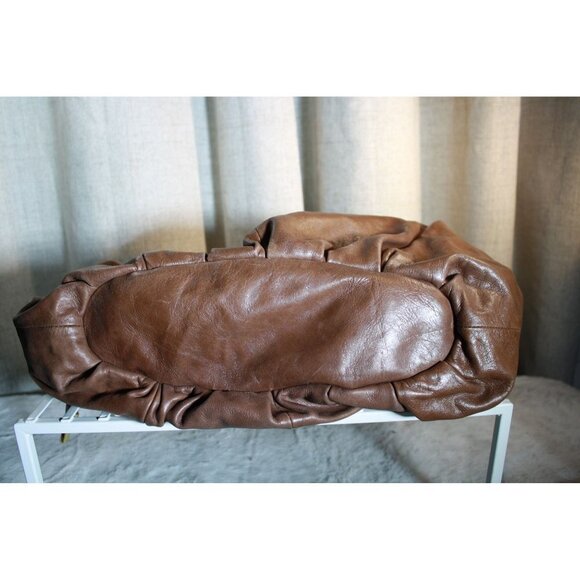 Nice Sized Large Leather Badgely-Mischka Handbag - Picture 4 of 8